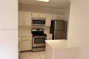 1802 Waterview Cir, Palm Springs, FL 33461 - Photo 9