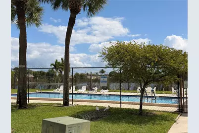 1802 Waterview Cir #1802, Palm Springs, FL 33461 - Photo 7