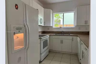 3334 NE 3rd Dr, Homestead, FL 33033 - Photo 5