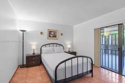 2178 W 60th St #18111, Hialeah, FL 33016 - Photo 7