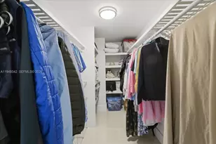 2425 Presidential Way, West Palm Beach, FL 33401 - Photo 21