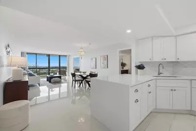 2425 Presidential Way #1706, West Palm Beach, FL 33401 - Photo 3