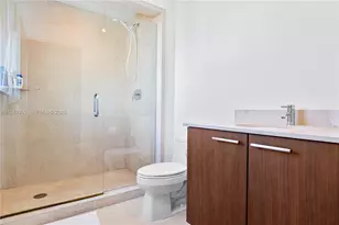 3801 Collins Ave, Miami Beach, FL 33140 - Photo 21