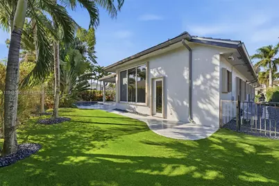 11098 Canary Island Ct, Plantation, FL 33324 - Photo 45
