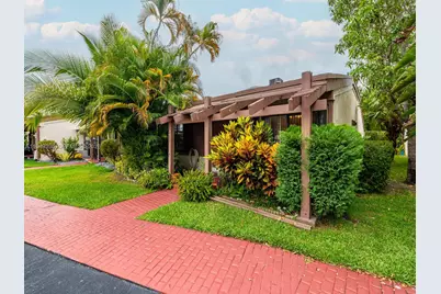 429 Leslie Dr #429, Hallandale Beach, FL 33009 - Photo 7