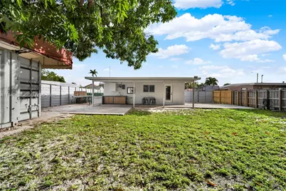 463 E 61st St, Hialeah, FL 33013 - Photo 19