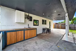 463 E 61st St, Hialeah, FL 33013 - Photo 17