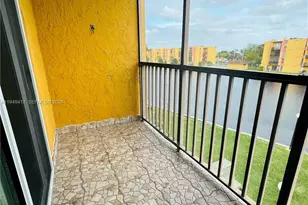 4717 NW 7th St, Miami, FL 33126 - Photo 11