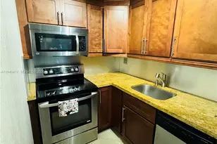 4717 NW 7th St, Miami, FL 33126 - Photo 1