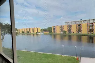 4717 NW 7th St, Miami, FL 33126 - Photo 15