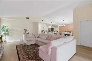 8615 Bridle Path Ct, Davie, FL 33328 - Photo 5