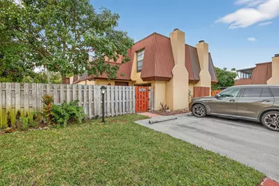 3516 Gardens East Dr #A, Palm Beach Gardens, FL 33410 - Photo 5