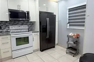 8931 N New River Canal Rd, Plantation, FL 33324 - Photo 11