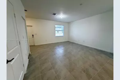 254 SE 10th Ct #254, Florida City, FL 33034 - Photo 5