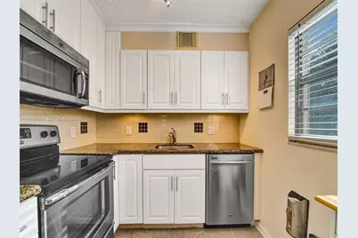 251 SW 134th Way #110M, Pembroke Pines, FL 33027 - Photo 3