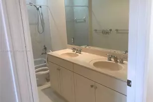 3338 Lakeside Dr, Davie, FL 33328 - Photo 17