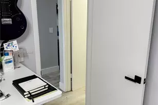 841 NE 207th Ln, Miami, FL 33179 - Photo 13