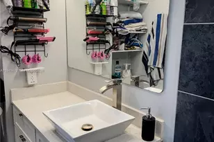 841 NE 207th Ln, Miami, FL 33179 - Photo 33