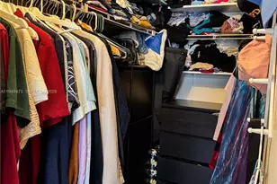 841 NE 207th Ln, Miami, FL 33179 - Photo 35