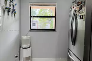 841 NE 207th Ln, Miami, FL 33179 - Photo 19