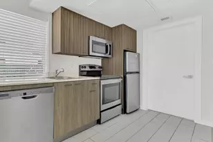 740 Meridian Ave, Miami Beach, FL 33139 - Photo 1