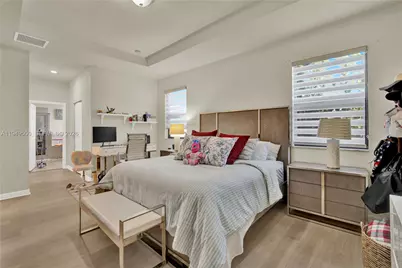 9411 W 35th Ave, Hialeah, FL 33018 - Photo 21