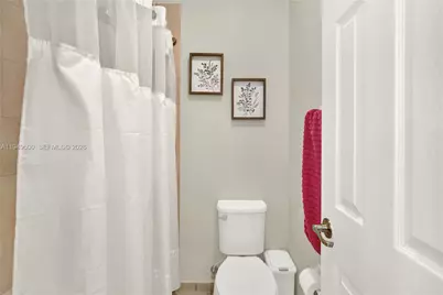 9411 W 35th Ave, Hialeah, FL 33018 - Photo 27