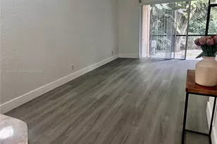 9156 NW 40th St, Coral Springs, FL 33065 - Photo 3