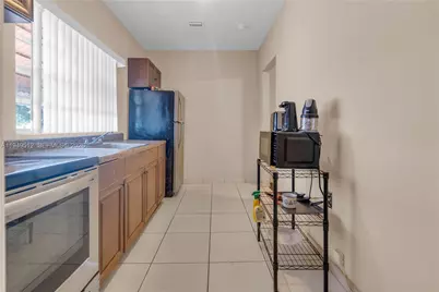 1478 NW 74th St, Miami, FL 33147 - Photo 5