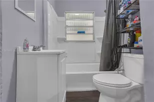 1478 NW 74th St, Miami, FL 33147 - Photo 11