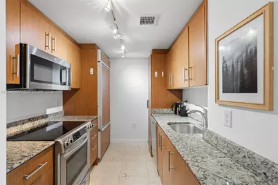 10275 Collins Ave #718, Bal Harbour, FL 33154 - Photo 11