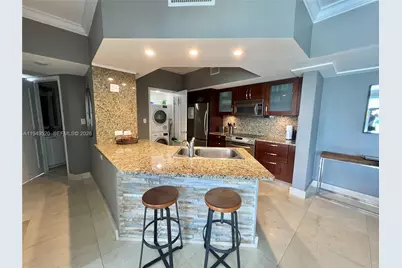 20000 E Country Club Dr #806, Aventura, FL 33180 - Photo 9