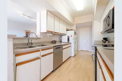 11700 SW 2nd St #13202, Pembroke Pines, FL 33025 - Photo 11