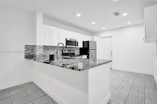 4183 Crystal Lake Dr, Deerfield Beach, FL 33064 - Photo 9