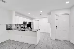 4183 Crystal Lake Dr, Deerfield Beach, FL 33064 - Photo 5