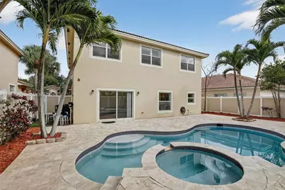 2216 NW 72nd Ter, Pembroke Pines, FL 33024 - Photo 3