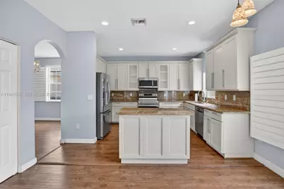 2216 NW 72nd Ter, Pembroke Pines, FL 33024 - Photo 15