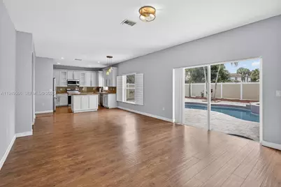 2216 NW 72nd Ter, Pembroke Pines, FL 33024 - Photo 11