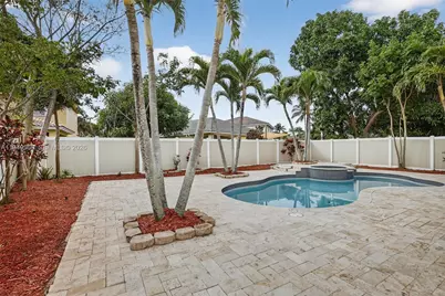 2216 NW 72nd Ter, Pembroke Pines, FL 33024 - Photo 7