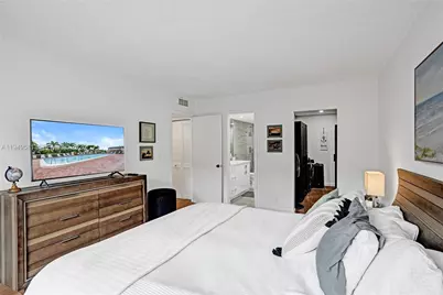 401 Golden Isles Dr #302, Hallandale Beach, FL 33009 - Photo 23