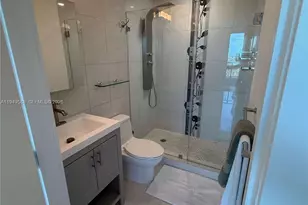 60 SW 13th St, Miami, FL 33130 - Photo 35