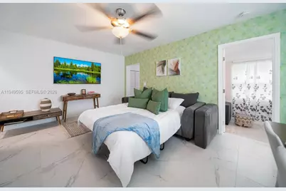 810 NW 21st Ct, Miami, FL 33125 - Photo 15