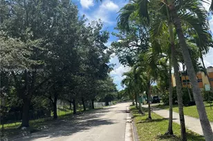 606 W 81st St, Hialeah, FL 33014 - Photo 17