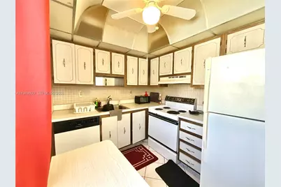 371 Burgundy H #H, Delray Beach, FL 33484 - Photo 11