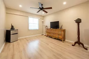 13250 SW 7th Ct, Pembroke Pines, FL 33027 - Photo 13