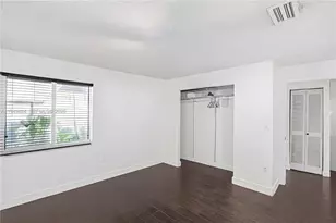 901 NW 34th Ave, Miami, FL 33125 - Photo 17