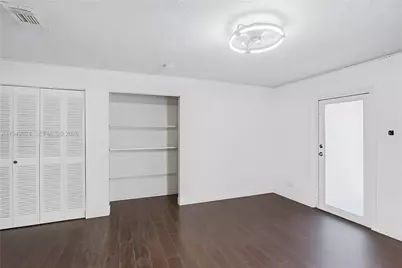 901 NW 34th Ave, Miami, FL 33125 - Photo 13