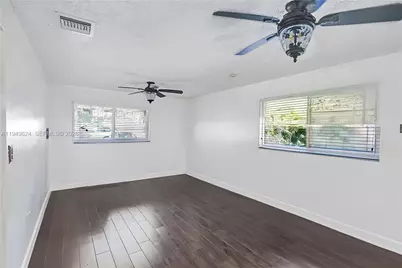 901 NW 34th Ave, Miami, FL 33125 - Photo 37