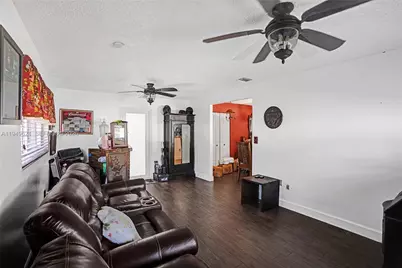 901 NW 34th Ave, Miami, FL 33125 - Photo 19