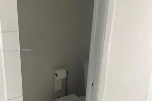 5580 W 26th Ct, Hialeah, FL 33016 - Photo 9